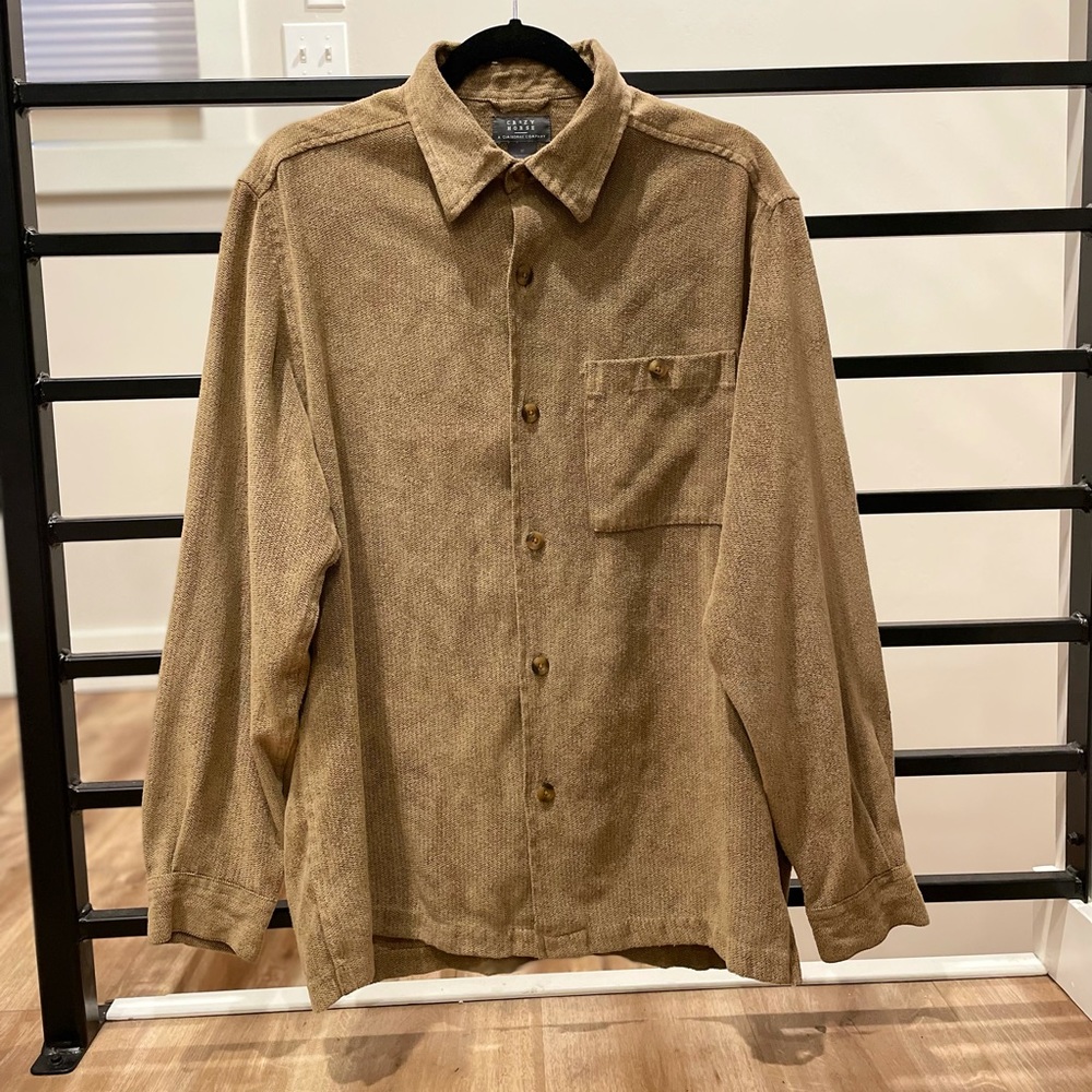 Men’s medium button up. Small stain, hard to see due to fabric.